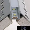 UNIVERSO Außeneck-Aluminiumprofil mit matter Abdeckplatte 2 m 50*22,34 mm