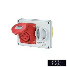 EC690 HORIZONTALE PANELSTECKDOSE 3P+N+E 32A IP4 MIT SCHALTER